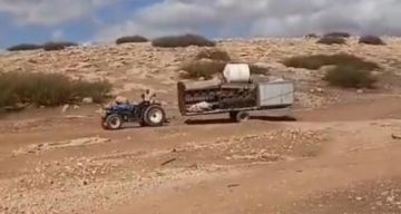 الاحتلال يرحل 20 عائلة من تجمع الرأس الأحمر بالأغوار الشمالية الاحتلال يرحل 20 عائلة من تجمع الرأس الأحمر بالأغوار الشمالية