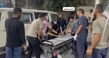 بالفيديو مصابون في قصف مسيرة للاحتلال غرب مدينة غزة بالفيديو مصابون في قصف مسيرة للاحتلال غرب مدينة غزة