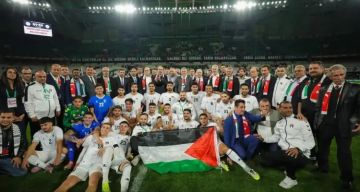 لماذا أنهى الحكم مباراة فلسطين وفريق تركي قبل ثانية من نهايتها؟ لماذا أنهى الحكم مباراة فلسطين وفريق تركي قبل ثانية من نهايتها؟
