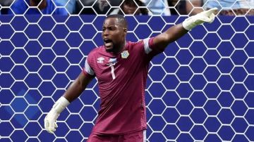 فضيحة .. حارس الكونغو لعب كأس العالم بطريقة غير قانونية والفيفا تواطأ