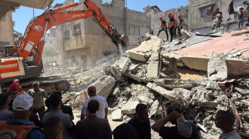الدفاع المدني: 8 آلاف جثمان تحت الأنقاض والركام في غزة الدفاع المدني: 8 آلاف جثمان تحت الأنقاض والركام في غزة