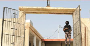 القبض على الارهابيين الثلاثة منفذي العملية الجبانة وإصابتهم بعد اشتباك مسلح القبض على الارهابيين الثلاثة منفذي العملية الجبانة وإصابتهم بعد اشتباك مسلح