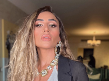 دينا الشربيني تتألق بالأسود في أحدث جلسة تصوير قبل بدء كامل العدد 4 دينا الشربيني تتألق بالأسود في أحدث جلسة تصوير قبل بدء كامل العدد 4