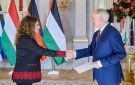 سفيرة دولة فسطين لدى المجر تقدم أوراق اعتمادها إلى الرئيس المجري