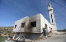 مستوطنون إسرائيليون يحرقون مسجدا في رام الله والسلطة الفلسطينية تعتبره تصعيدا خطيرا