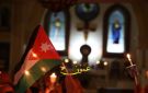 وقفة تضامنية بالشموع أمام كنيسة قلب يسوع في عمان