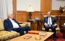 وزير خارجية مصر يلتقي أمين سر اللجنة المركزية لحركة فتح ويبحث تطورات فلسطين