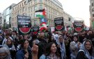آلاف المتظاهرين يشاركون في مسيرة مؤيدة لفلسطين بالعاصمة الألمانية برلين