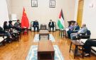 السفير عواد يستقبل عددا من الوفود الفلسطينية ويؤكد أهمية الشراكة مع الصين