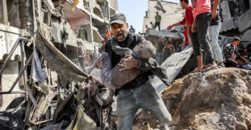 3 شهداء وإصابات في خرق إسرائيلي لاتفاق وقف النار بغزة