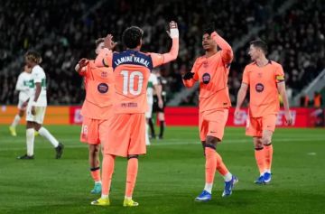 برشلونة يتجاوز إلتشي ويعزز صدارته في الليغا