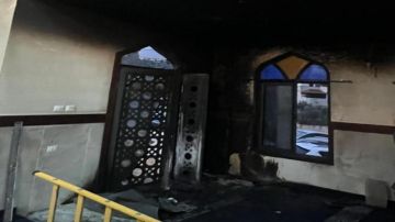 بالصور مستوطنون يحرقون مسجدا ويخطون شعارات عنصرية غرب نابلس