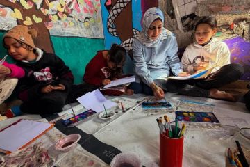 طفولة ترمم بالرسم