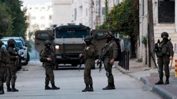 الاحتلال ينفذ حملة اعتقالات واسعة في الضفة والقدس الاحتلال ينفذ حملة اعتقالات واسعة في الضفة والقدس