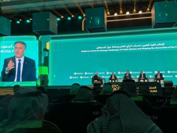 الوزير عساف يشارك في أعمال المنتدى السعودي للإعلام 2026