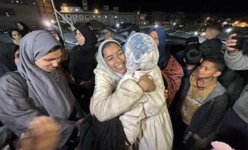 غزة: مغادرة 50 مسافرا عبر معبر رفح وعودة 40 آخرين غزة: مغادرة 50 مسافرا عبر معبر رفح وعودة 40 آخرين