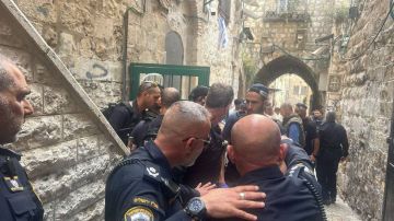 أحد المنفذين سائح تركي .. إصابتين في صفوف قوات الاحتلال بعمليتي طعن ودهس بالقدس وجنين