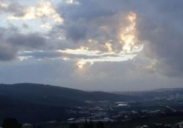 الطقس: انخفاض على درجات الحرارة وأمطار متفرقة على معظم المناطق