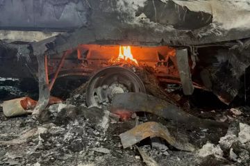 بالفيديو والصور مستوطنون يحرقون منازل وسيارات فلسطينية في قرية سوسيا بالفيديو والصور مستوطنون يحرقون منازل وسيارات فلسطينية في قرية سوسيا