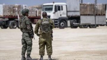 حماس: الاحتلال يقيد دخول المساعدات إلى غزة رغم دخول المرحلة الثانية للاتفاق حماس: الاحتلال يقيد دخول المساعدات إلى غزة رغم دخول المرحلة الثانية للاتفاق