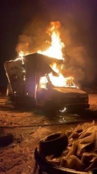 تصعيد اعتداءات المستوطنين في الضفة: إحراق مساكن ومركبات في قرية سوسيا بمسافر يطا