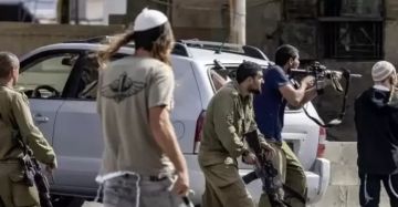 إصابة حرجة برصاص مستوطنين جنوب الخليل