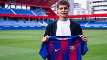 برشلونة يستدعي حمزة عبد الكريم من معسكر منتخب مصر للشباب