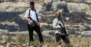 الاحتلال يواصل عدوانه في القدس والضفة.. هدم واعتقالات وإغلاقات ميدانية الاحتلال يواصل عدوانه في القدس والضفة.. هدم واعتقالات وإغلاقات ميدانية