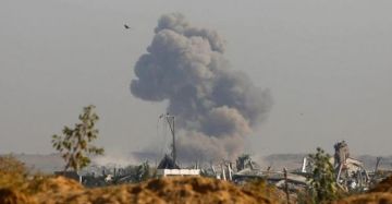 شهيد بدير البلح واصابات ببحر غزة ونسف منازل برفح