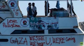 أسطول الصمود العالمي يعلن إطلاق أضخم تحرك إغاثي بري وبحري في التاريخ لكسر حصار غزة أسطول الصمود العالمي يعلن إطلاق أضخم تحرك إغاثي بري وبحري في التاريخ لكسر حصار غزة