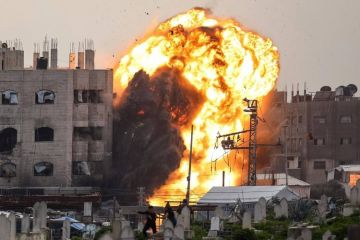 العدوان متواصل: 4 شهداء وجرحى بقصف شقة سكنية في مدينة غزة العدوان متواصل: 4 شهداء وجرحى بقصف شقة سكنية في مدينة غزة