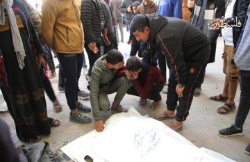 بالصور غزة.. ساحة مجمع الشفاء تتحول إلى ساحة وداع مفتوحة بعد يوم دام