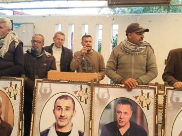 بالفيديو والصور بين الانتظار والقهر أهالي الأسرى يواجهون الإخفاء القسري وصمت المؤسسات الدولية بالفيديو والصور بين الانتظار والقهر أهالي الأسرى يواجهون الإخفاء القسري وصمت المؤسسات الدولية