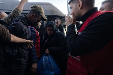 بالصور بالأسماء... الاحتلال يفرج عن 9 أسرى بينهم سيدة من قطاع غزة