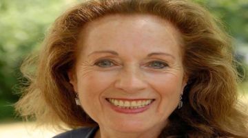 بين ريتا وعيوني بندقية.. وفاة حبيبة محمود درويش بين ريتا وعيوني بندقية.. وفاة حبيبة محمود درويش