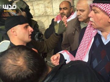 صور وفيديو الأجهزة الأمنية تقمع مظاهرات احتجاجية بالخليل