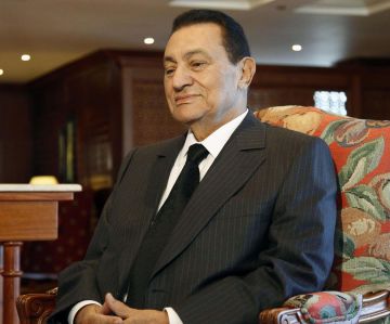 التاريخ أنصفه .. علاء مبارك ينشر فيديو لوالده بذكرى تخليه عن السلطة مستشهدا بتصريحات كاتب التاريخ أنصفه .. علاء مبارك ينشر فيديو لوالده بذكرى تخليه عن السلطة مستشهدا بتصريحات كاتب