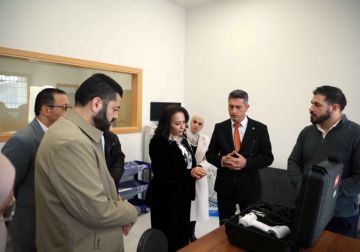 صور.. وزيرة التنمية الاجتماعية في زيارة لمصنع الأطراف الصناعية في الجامعة العربية الأمريكية