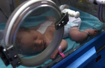 تلاعب بالأرقام... كيف يستخدم الاحتلال بيانات المواليد لإنكار الإبادة بغزة؟