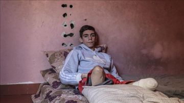 تقرير بين الركام والمخلفات.. قصة داود الذي بترت الحرب ساقيه ومستقبله تقرير بين الركام والمخلفات.. قصة داود الذي بترت الحرب ساقيه ومستقبله