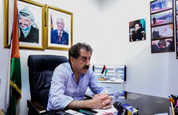 قيادي فتحاوي يتساءل: من صنع نفوذ نظمي مهنا ومكنه من الفساد لأربعة عقود؟