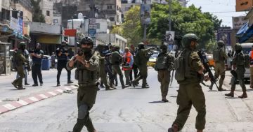 اعتقالات واقتحامات إسرائيلية واسعة في الضفة الغربية