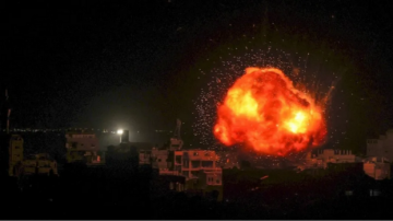 الاحتلال يواصل خروقاته.. 3 شهداء ومصابون بقصف شقة سكنية غربي غرة الاحتلال يواصل خروقاته.. 3 شهداء ومصابون بقصف شقة سكنية غربي غرة