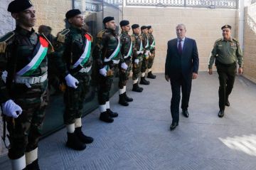 حسين الشيخ على الطريق الدستوري لرئاسة فلسطين