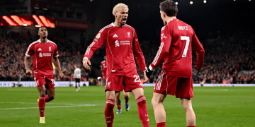 ليفربول يقلب الطاولة على نيوكاسل برباعية في آنفيلد