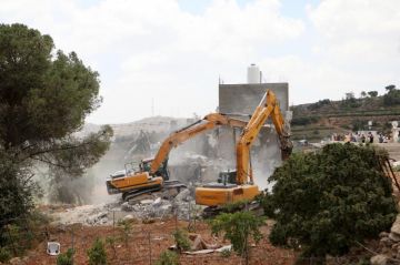 القدس: الاحتلال يخطر بإخلاء وهدم 7 منازل في قلنديا