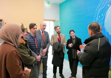 صور.. الجامعة العربية الأمريكية والمركز الروسي يبحثان آفاق التعاون الأكاديمي والثقافي بحضور نائب رئيس بعثة روسيا الاتحادية في فلسطين صور.. الجامعة العربية الأمريكية والمركز الروسي يبحثان آفاق التعاون الأكاديمي والثقافي بحضور نائب رئيس بعثة روسيا الاتحادية في فلسطين