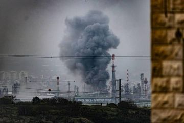 هجوم صاروخي إيراني يضرب مصافي النفط في حيفا وآخر يصيب طائرة F35 