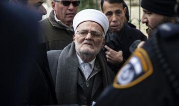 بالفيديو القدس.. الاحتلال يفرج عن الشيخ عكرمة صبري بعد احتجازه لساعات بالفيديو القدس.. الاحتلال يفرج عن الشيخ عكرمة صبري بعد احتجازه لساعات