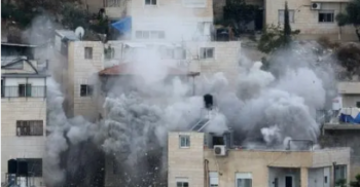 الاحتلال يفجر منزل الأسير عزمي أبو هليل جنوب الخليل